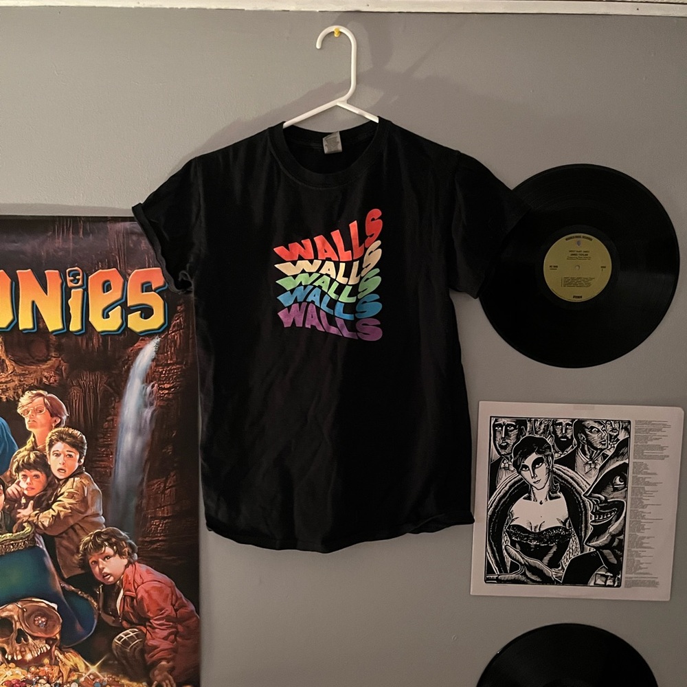 LOUIS TOMLINSON WALLS TEE SHIRT